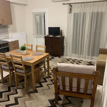 Renovated Apartment In The Center Of Larisa Extérieur photo