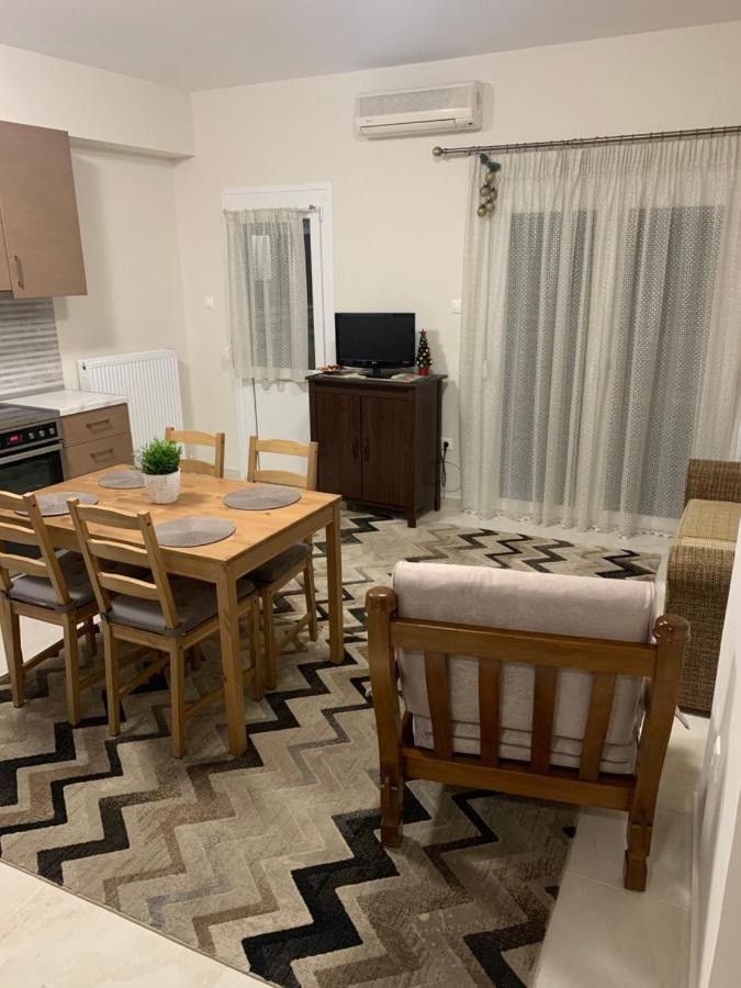 Renovated Apartment In The Center Of Larisa Extérieur photo